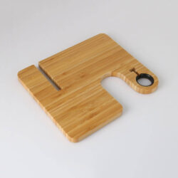 TRABEN - eco-neutral 3-in-1 Bamboo 10W Simultaneous Charging Station - Image 4