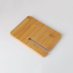 TRABEN - eco-neutral 3-in-1 Bamboo 10W Simultaneous Charging Station - Image 5