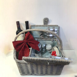 Christmas Hamper Picnic Basket - Image 3